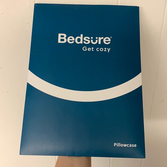 green Satin/ silk pillowcases - Picture 1 of 3